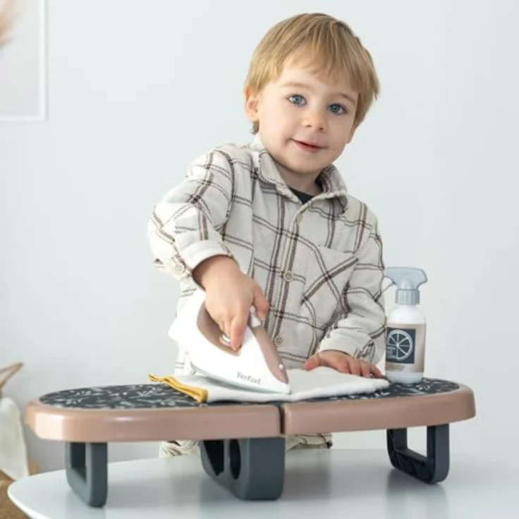 Smoby Tefal Bügelbrett für Kinder, Faltbare Spiel-Bügelstation mit Spielzeug-Bügeleisen & Sprühflasche, kompakt & realistisch, recyceltes Material, für Kinder ab 3 Jahren – Bild 4