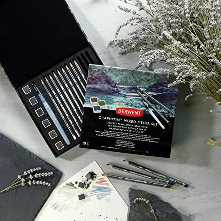 Derwent Graphitint Mischtechnik-Farbset, 19er-Set mit weichen Buntstiften und wasserlöslichen Farben in Port, Aubergine, Dark Indigo und mehr, Geschenkbox, ideal zum Zeichnen und Skizzieren, 2305949 – Bild 3