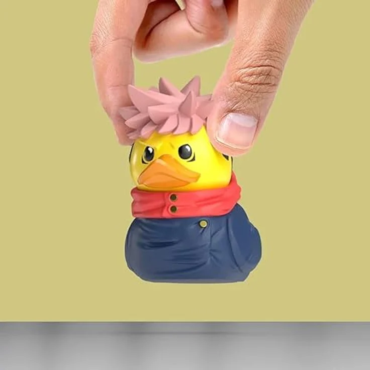 TUBBZ Mini: Jujutsu Kaisen - Yuji Itadori als Cosplay-Gummiente Vinyl-Figur, 5 cm groß, in Mini-Badewanne mit JJK-Logo – Bild 2