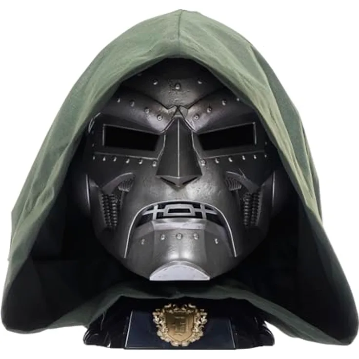 Hasbro Marvel Legends Doctor Doom Rollenspiel Replica Helm, 1:1 Maßstab mit grüner Stoffkapuze und Ständer
