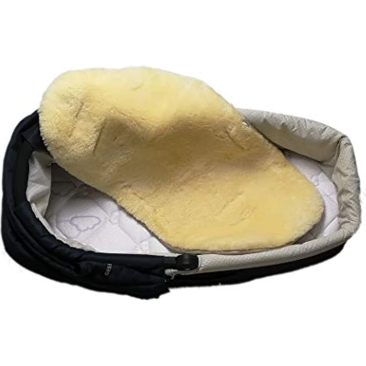 KIWA de LUXE Baby-Lammfell, Einlage für Kinderwagen Buggy Babybett Kinderbett aus Lammfell medizinisch 100% Merino Schafslammfell - KIWA Deluxe – Bild 3