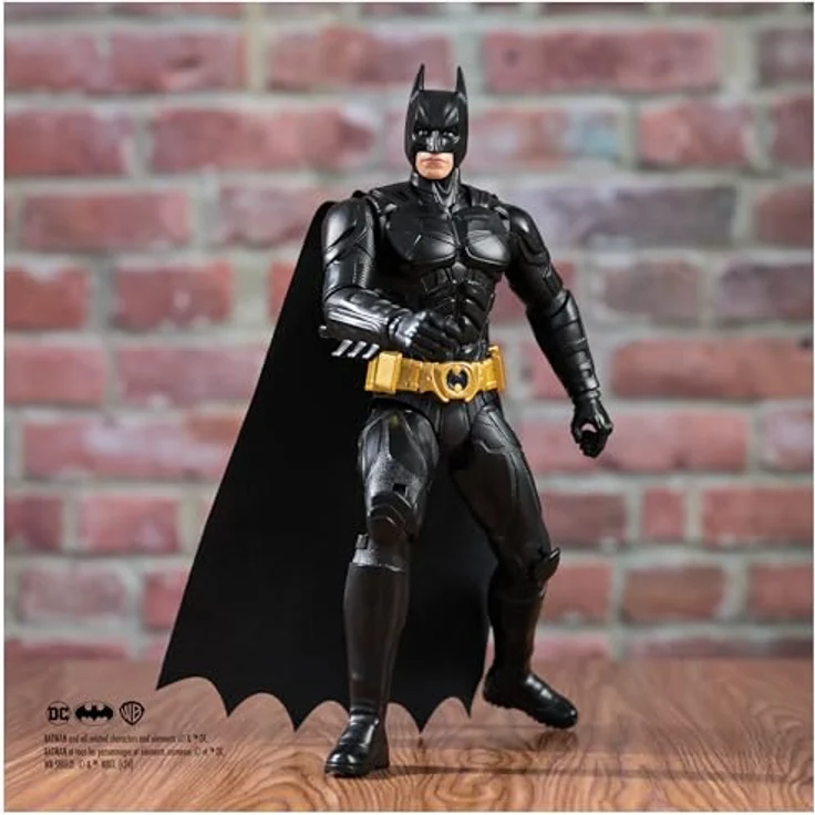 DC Comics The Dark Knight - Batman Actionfigur, 30 cm mit authentischem Stoffumhang und 11 Bewegungspunkten, für Sammler und Kinder ab 3 Jahren – Bild 3