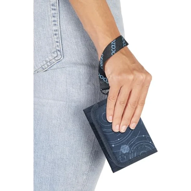 Coocazoo Geldbörse „Blue Orbit”, blau, Portemonnaie mit 2 Sichtfenstern, Münzfach, Kartenfächern, Klettverschluss, aus recyceltem Material, ab der 3. Klasse – Bild 3