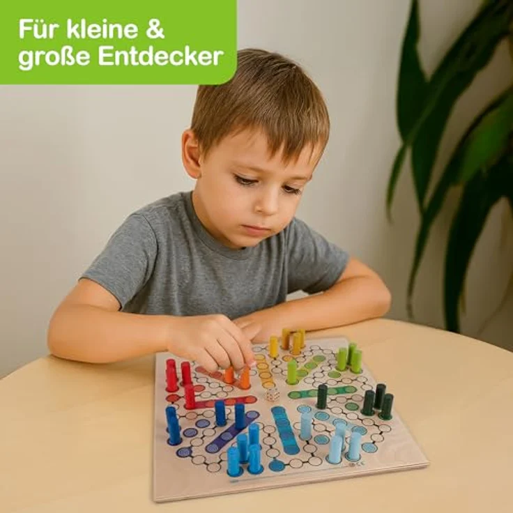 Hess Holzspielzeug 14849 - Brettspiel "Raus mit Dir" aus Holz, inklusive Würfel und Spiel-Steinen, handgefertigt, für bis zu 8 Personen, unterhaltsamer Spielspaß für Klein und Groß – Bild 7