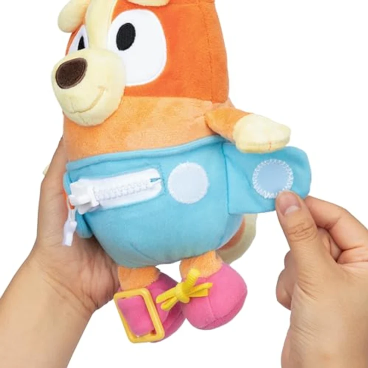 Moose Spectron Bluey Baby-Bingo-Kleid und Plüschtier, 25 cm groß mit Windel, Reißverschluss, Schnalle und Schuhschnürsenkeln – Bild 8