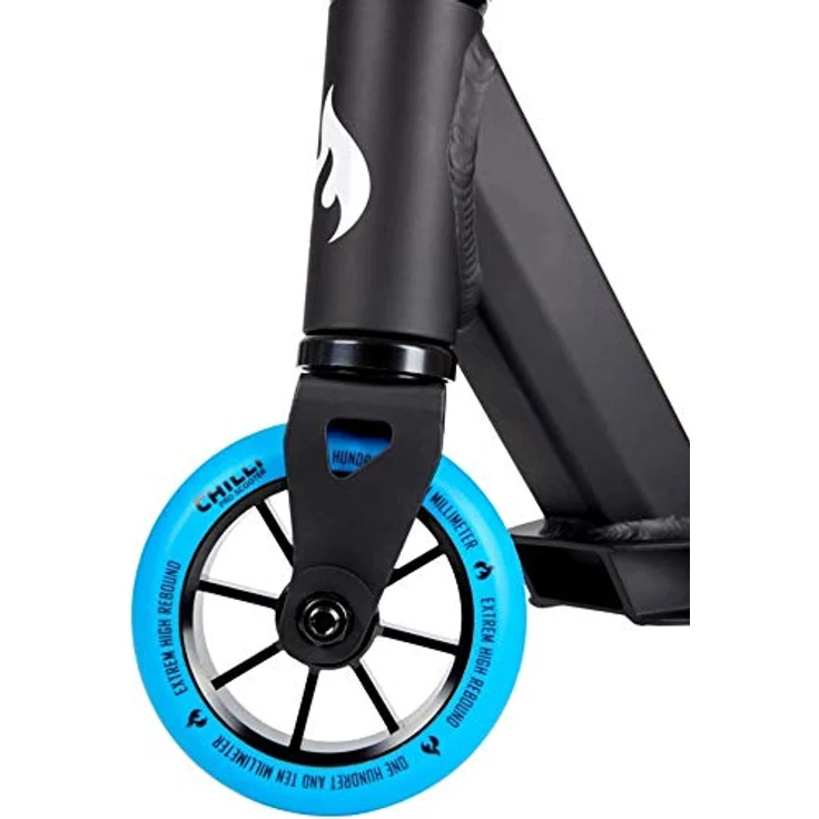 Chilli Pro Scooter Stunt-Scooter H=82cm Trick Tret Roller Schwarz Blau + Fantic26 Sticker + Griptape, ab 7-11 Jahren, 3,5 kg, inklusive Team Armband – Bild 4