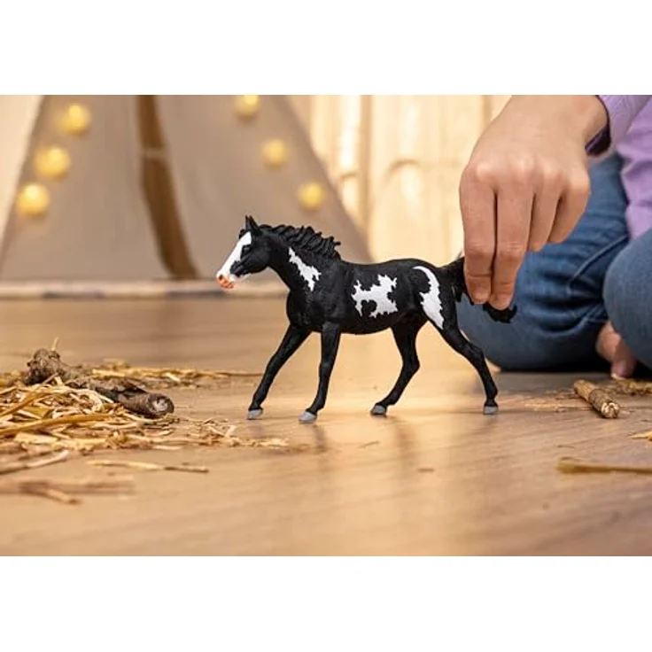 Schleich Paint Horse Wallach, robustes Pferd mit geschecktem Fell, schwarz, 17,3 x 3,8 x 9,9 cm, Horse Club – Bild 2