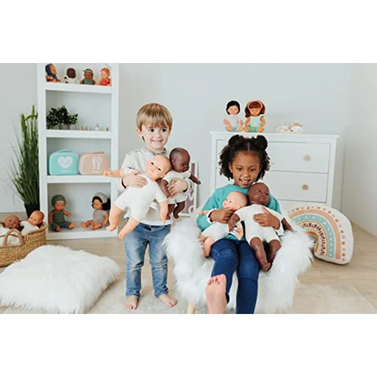 Miniland Dolls: lateinamerikanische Babypuppe, 32 cm, mit weichem Stoffkörper, in Geschenkbox – Bild 2