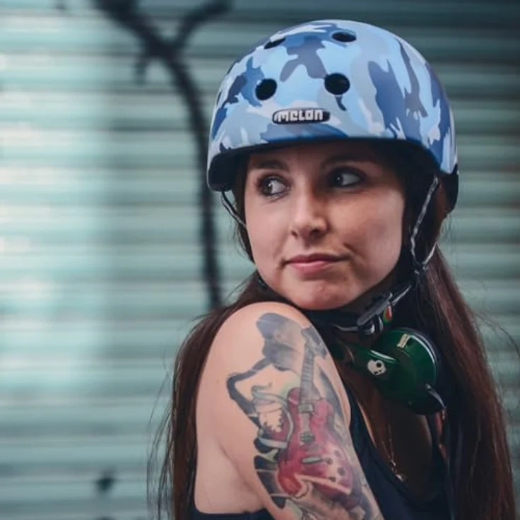 Melon Fahrradhelm »Camouflage Blue« | Leichter & sicherer urbaner Cityhelm mit Magnetverschluss in blau – Bild 3