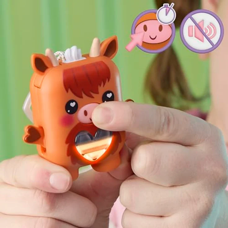 Nano-Mals Hasbro Cowbert Hochlandrind, elektronisches Fidget-Tierchen mit farbwechselnder Herzanzeige und ansteckbarem Smoking-Outfit – Bild 5