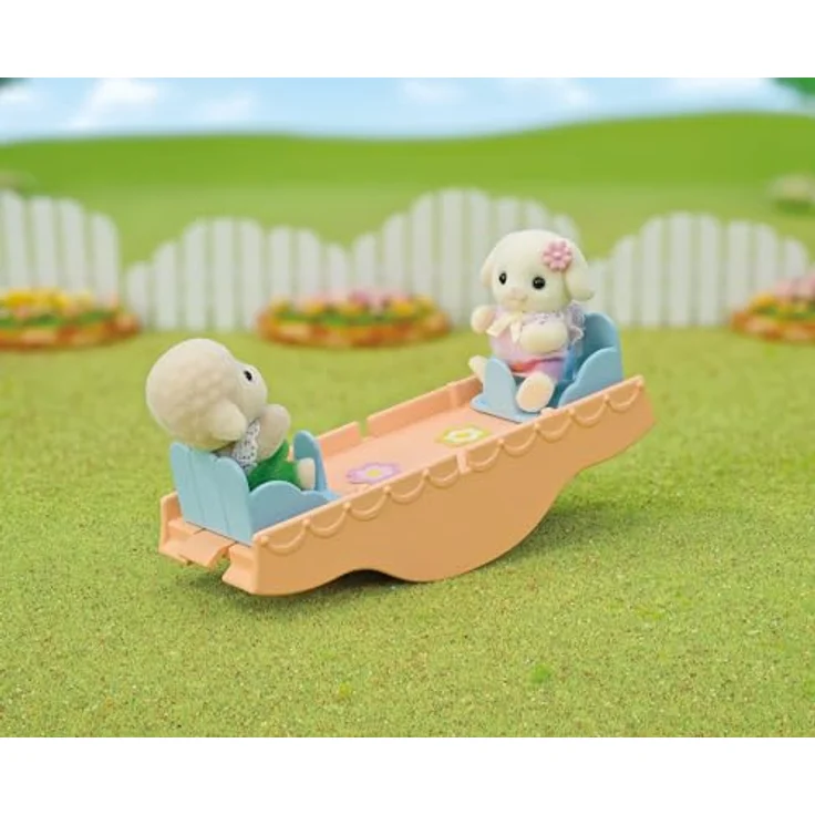 Sylvanian Families Erlebniskindergarten Bus Regenbogen (5744), 3stöckiger Spielzeug-Bus für bis zu 28 Figuren mit großem Spielplatz – Bild 6