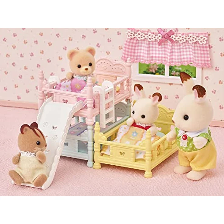 Sylvanian Families 5741 Dreistöckiges Babyhochbett mit 3 Babybetten, Leitern, Rutsche, Kissen und Decken, passend für Puppenhäuser – Bild 4