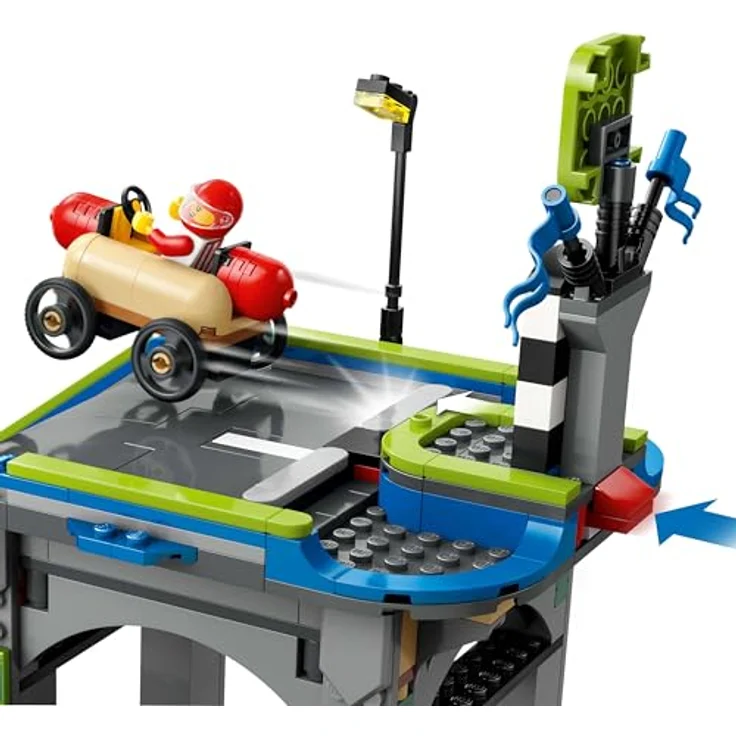 LEGO City 60460 Keine Limits: Seifenkistenrennen mit Rampe Bausatz, inklusive 2 Seifenkisten (Hotdog und Toilette) und 4 Minifiguren, Mehrfarbig – Bild 4