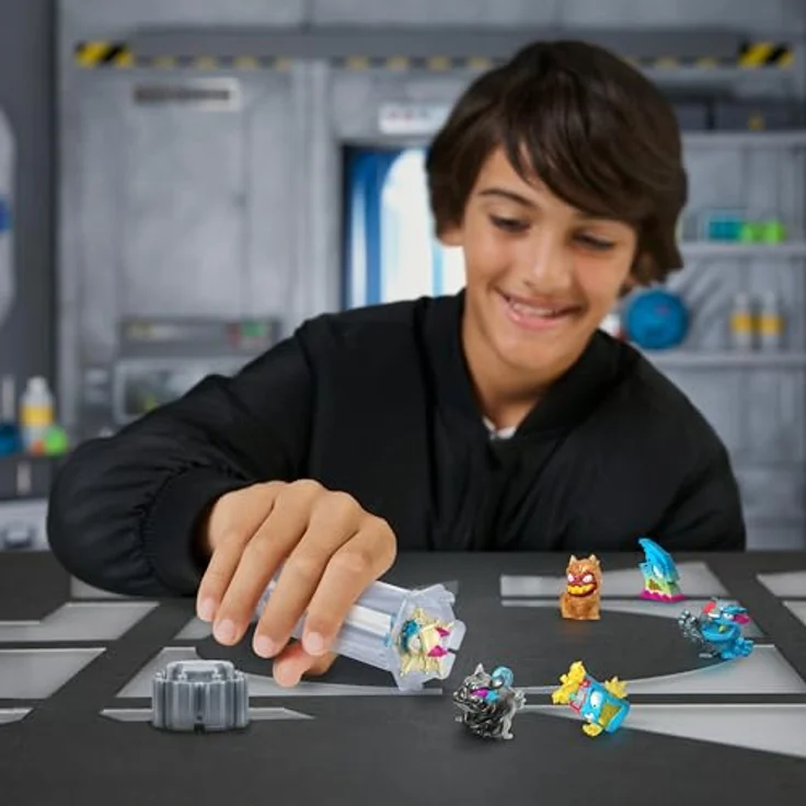 Moose Toys MrBeast Lab Swarms Serie 3, 6er-Pack mit 6 Hyper Fusion Figuren und 2 Display-Podiumen, inkl. Sammel-Guide – Bild 2