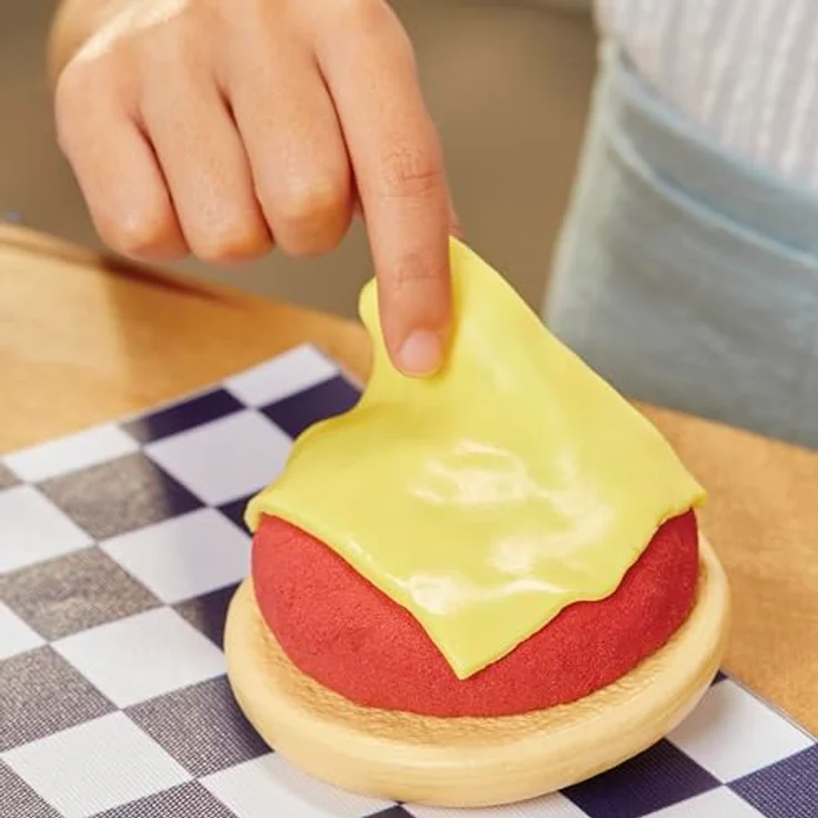 Little Tikes Creative Chefs Cheeseburger und Fries Kit, Rollenspiel-Kochset mit 22 realistischen Utensilien und Make It Mix, geeignet für Jungen und Mädchen ab 3 Jahren – Bild 5