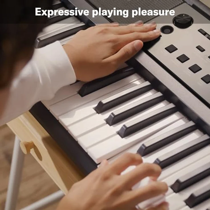 YAMAHA PSR-E383 Tragbares Keyboard für Anfänger – 650 Instrumentenklänge, anschlagdynamische Tasten und 48-stimmige Polyphonie – Inkl. 2 Online-Keyboard-Lessons an der Yamaha Music School – Bild 2