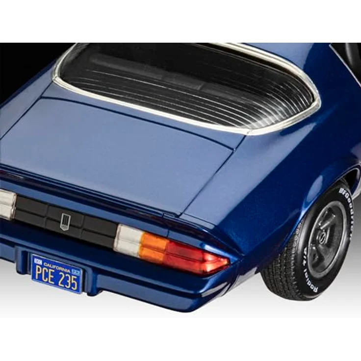 Revell Stranger Things Chevy Camaro Z/28, Modellfahrzeug im Maßstab 1:24 mit detailliertem mehrteiligen Motor und authentischen Abziehbildern – Bild 5