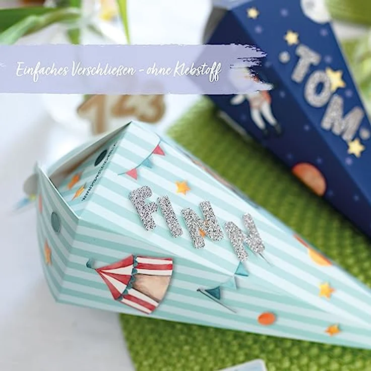 Papierdrachen Bedruckte Schultüten Set, 3 Stück in Blau Grün, 24,5 cm, inkl. dekorative Moosgummi Aufkleber – Bild 3