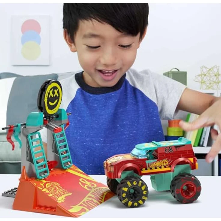 Mega Mega Monster Trucks Demo Derby Extreme-Stunt Set, inklusive zusammenbaubarem Monster Truck, Rampe, Hindernis und Mikro-Actionfigur – Bild 2