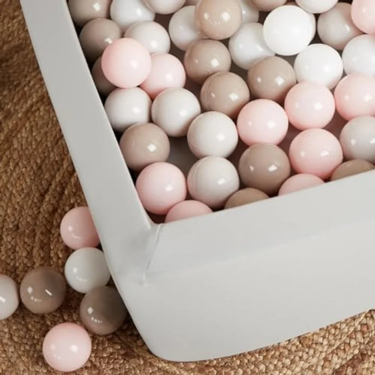 Bieco Bälle für Bällebad Cotton, 100 Stück in Pastelltönen rosa, weiß und grau, für drinnen und draußen, kinderfreundlich – Bild 5