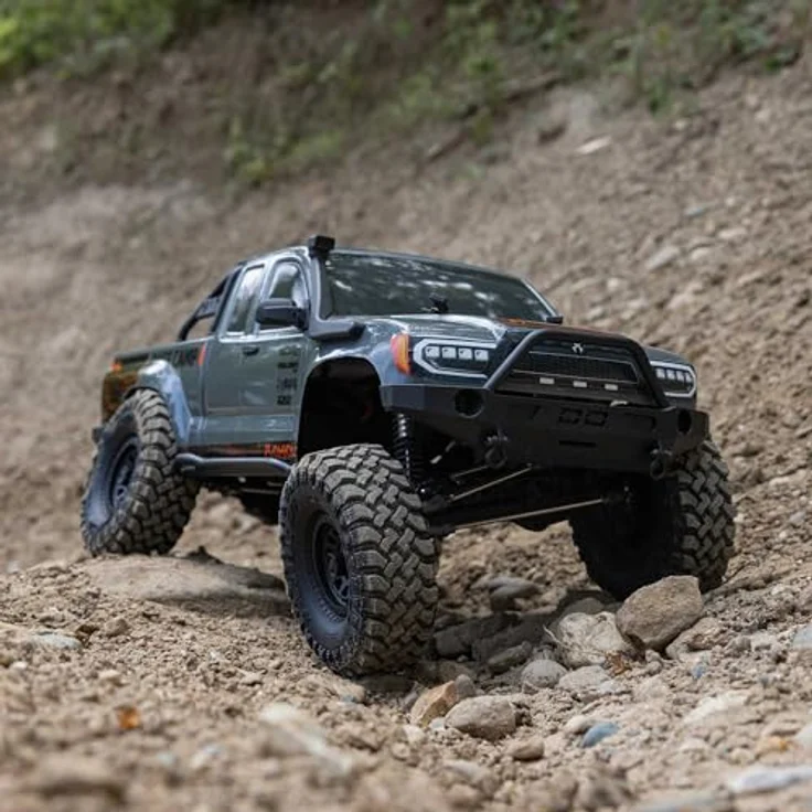 Axial SCX10 III Base Camp 1:10 RTR Rock Crawler, 4X4 mit Portalachsen und Falken Wildpeak-Reifen, grau – Bild 5