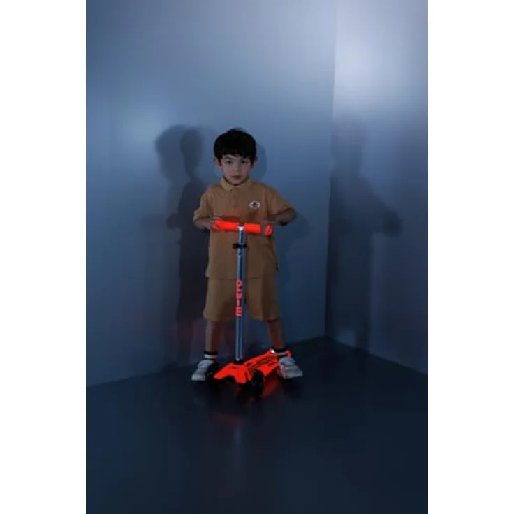 Micro Mobility Systems D GmbH maxi micro deluxe glow LED Kinderroller | Scooter | LED-Leuchten in den Rädern | Farbe: aura red – Bild 3
