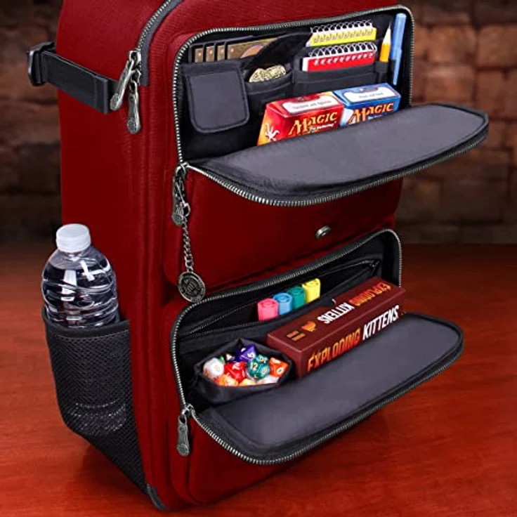 ENHANCE MTG-Rucksack - Sammleredition TCG-Rucksack für Deckboxen, gesleevte Karten, Spielmatten, MTG-Zubehör – anpassbare Kartenorganisation mit integriertem Card Defender Screen (Drachen Rot) – Bild 3