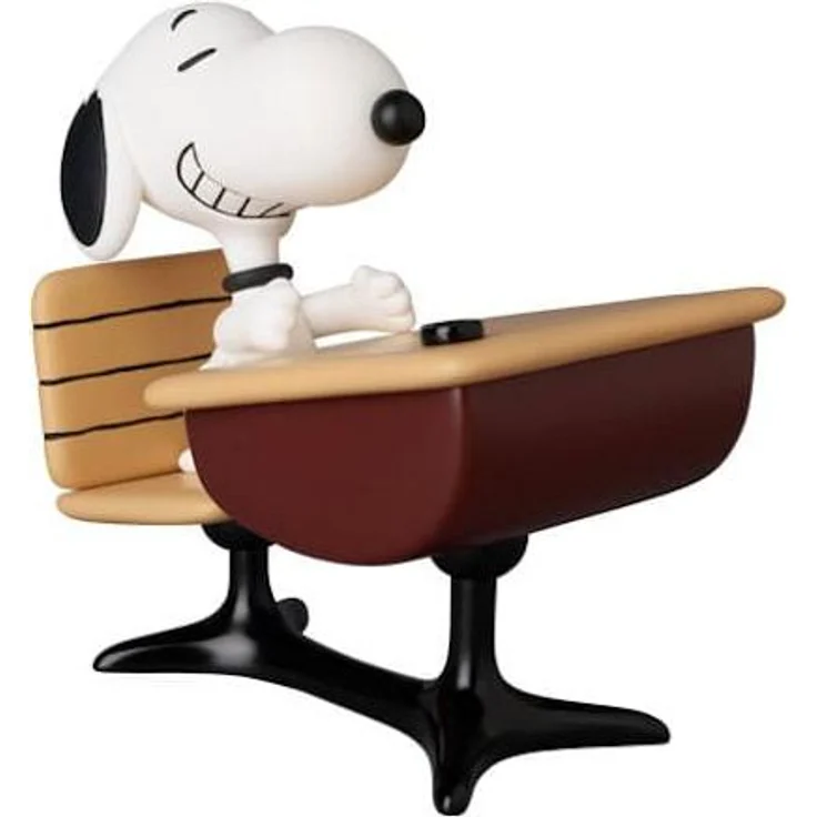Medicom Toy Peanuts UDF Serie 18 Minifigur Snoopy mit Schreibtisch, 9 cm, detailreich und in Blisterverpackung