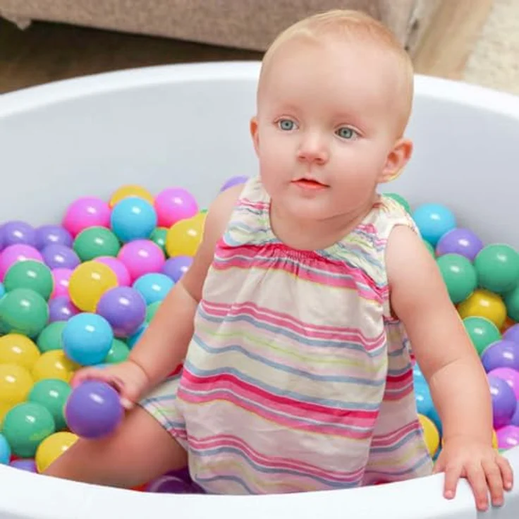 LittleTom Ab Null: 50 Bunte Bälle für Bällebad Baby Spielbälle 5,5cm - Indoor Outdoor Spielzeug für Spielzelt Spieltunnel Bällebad Kinder Plastikbälle Klein - Babyspielzeug Bällchenbad für Babys – Bild 3
