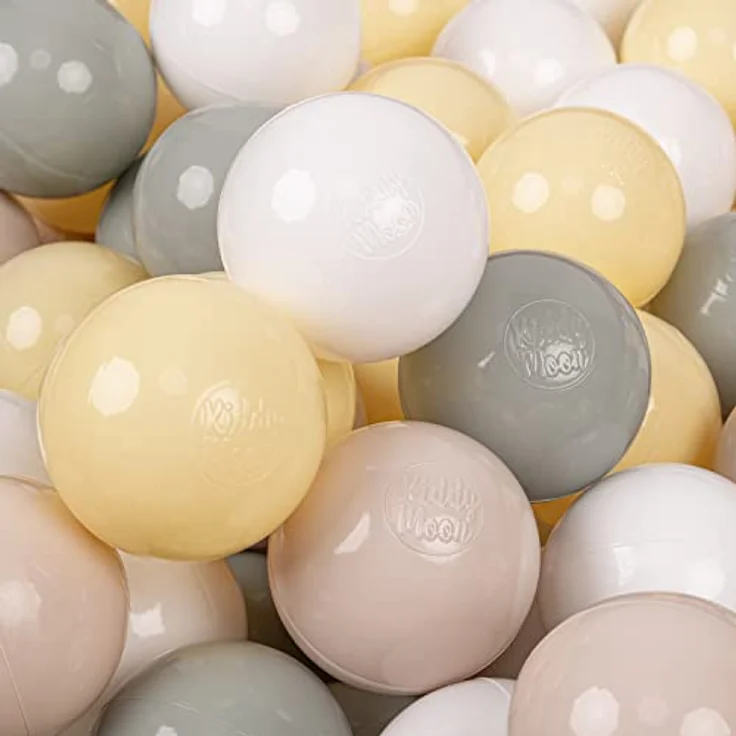 KiddyMoon 100 Bälle für Bällebad, 7 cm, Pastellbeige/Grüngrau/Pastellgelb/Weiß, BPA-frei, Made in EU – Bild 1