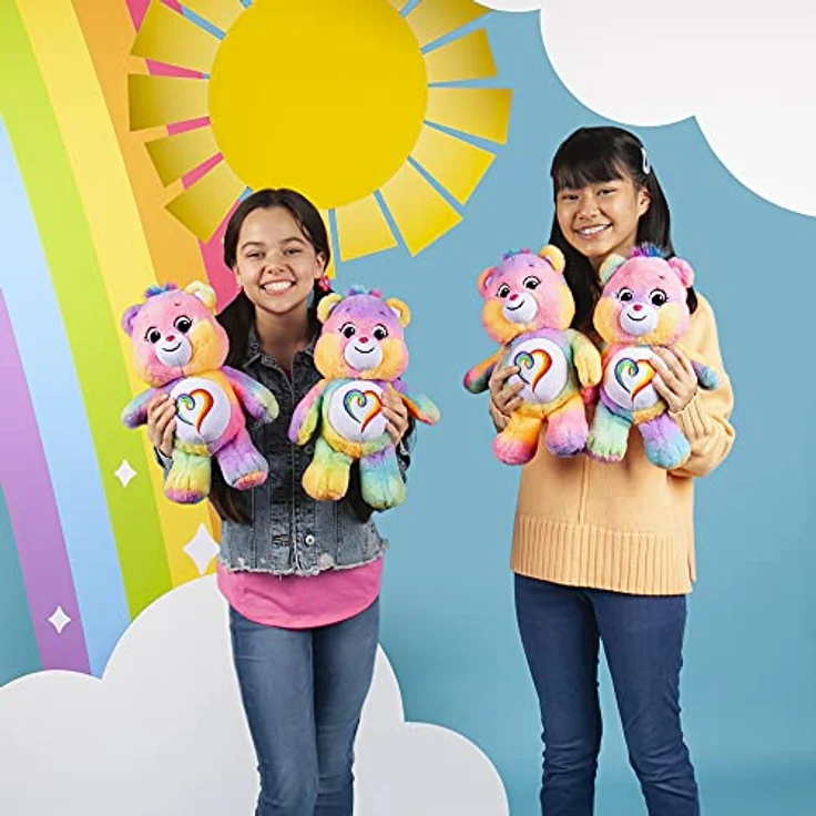Care Bears Togetherness Bear 22077, 35 cm Plüsch Kuscheltier mit herzförmigem Abzeichen, Sammelbar und perfekt für Kinder ab 4 Jahren – Bild 5