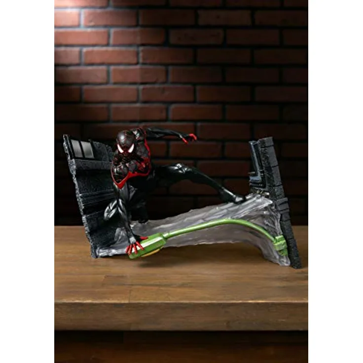 Diamond Select Marvel Comic Galerie Spiderman Miles Morales Figur, 18 cm PVC Statue in Fensterbox