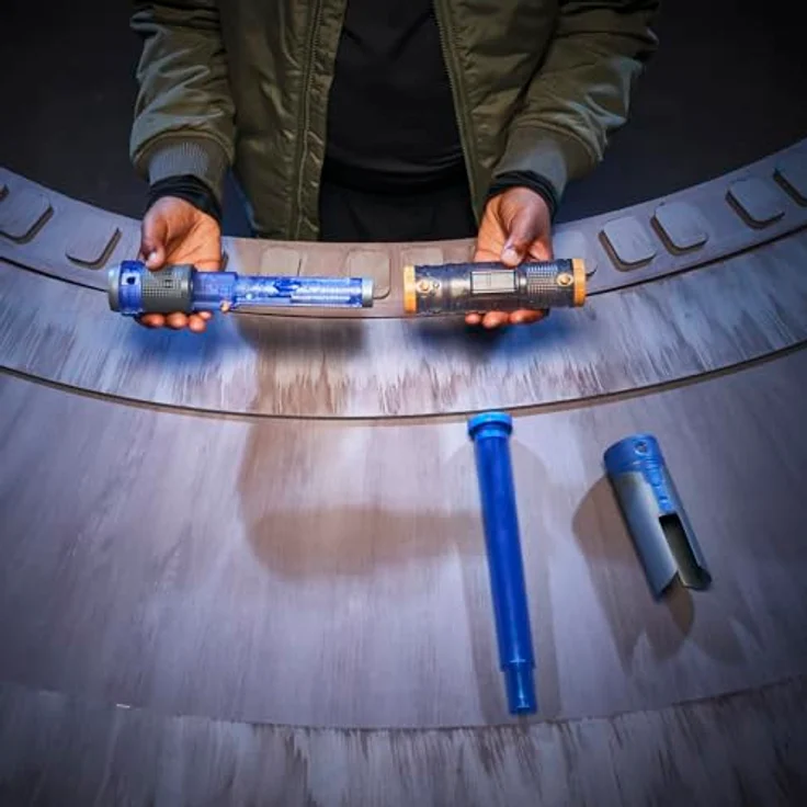 Star Wars Lightsaber Forge Kyber Core Cal Kestis, individualisierbares blaues Lichtschwert mit leuchtendem Kernstück, Lichter und Soundeffekten – Bild 5