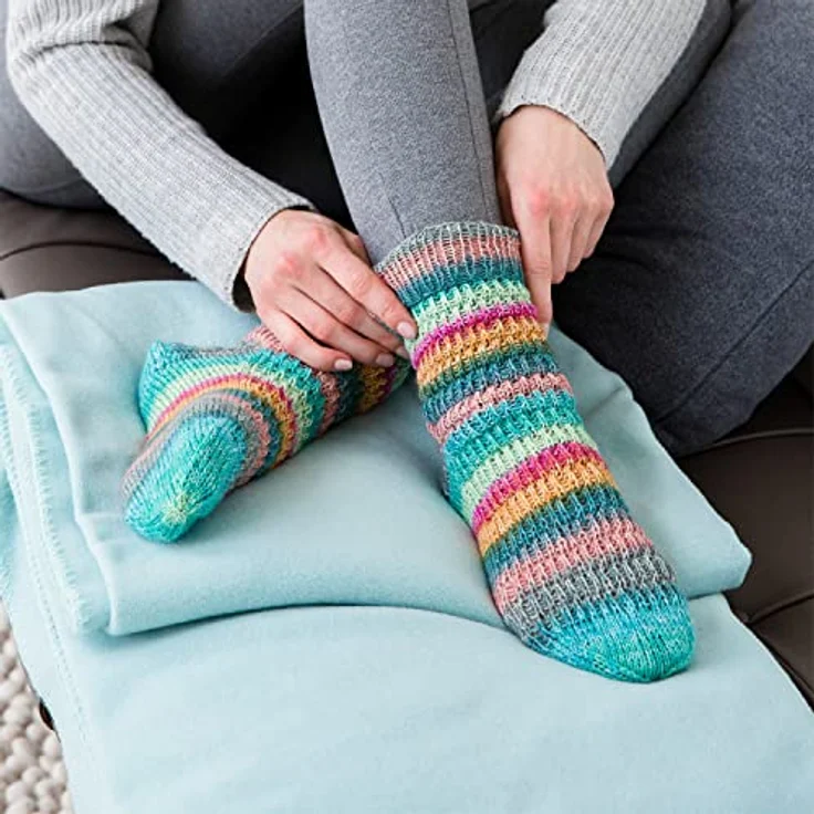 Gründl Hot Socks Madena (Sockenwolle aus 75% Schurwolle (superwash) und 25% Polyamid, Made in Italy, 4-fach Sockengarn, 100 g / 420 m, Nadelstärke: 2,5 mm - 3 mm, 1 x 100 g), neprun-color – Bild 5