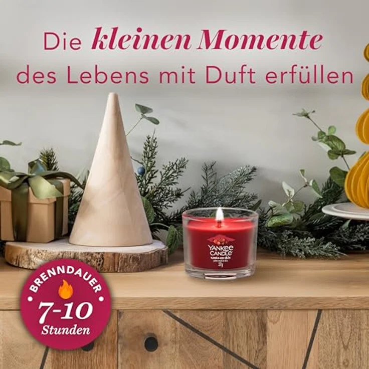 Yankee Candle Geschenkset Votivkerzen im Glas, 4 x 37 g, Christmas Collection mit Holiday Winterfest, Santa on Skis, Slopeside Spritz und Vanilla Flurries – Bild 5