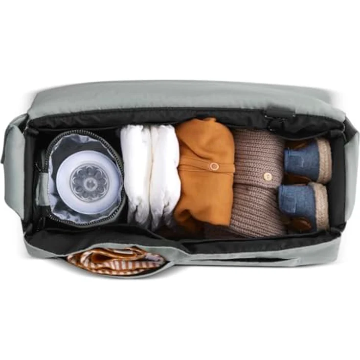 ABC Design Wickeltasche Urban, praktische Windeltasche mit modischem Lederlook, viele Fächer und umfangreiches Zubehör, inclusiver Wickelunterlage und isolierter Fläschchen-Tasche – Bild 3