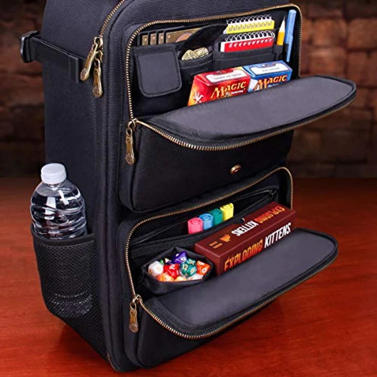 ENHANCE MTG Rucksack – TCG-Rucksack für Deckboxen, gesleevte Karten, Spielmatten, MTG-Zubehör – anpassbare Kartenorganisation mit integriertem Card Defender Screen (Schwarz) – Bild 3