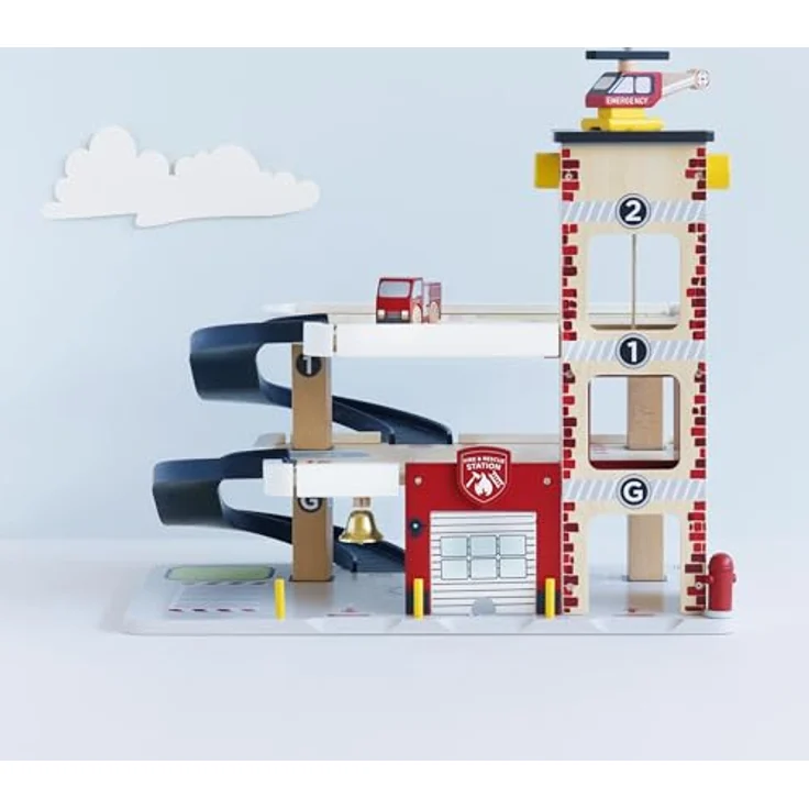 Le Toy Van TV453 Spielzeug-Feuerwache, FSC-zertifiziertes Holz mit Feuerwehrauto, Hubschrauber, Garage, Aufzug und Notrufglocke für Kinder ab 3 Jahren – Bild 3