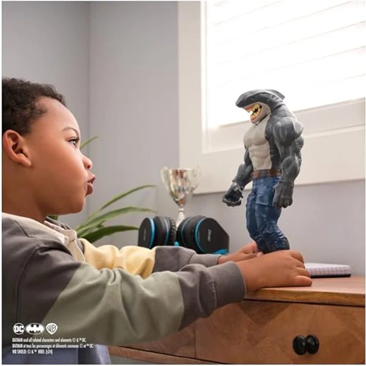Spin Master DC Comics BAT FGR 12 Giants King Shark S2 V1 GML, 30,5 cm große Actionfigur mit authentischem Comicbuch-Styling und 11 Gelenkpunkten – Bild 3