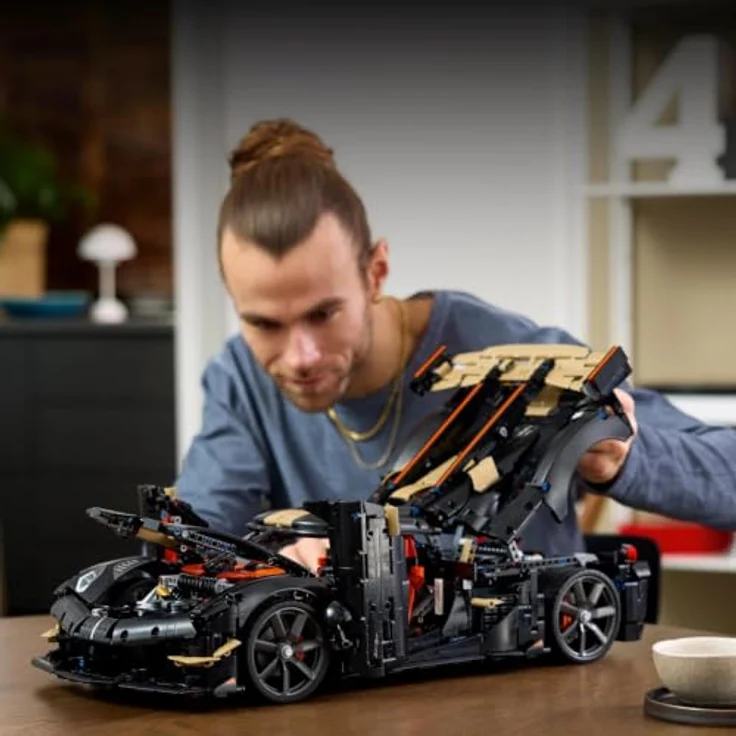 LEGO Technic 42232 Koenigsegg Sadair's Spear Hypercar, Modellauto-Bauset mit V8-Kolbenmotor, Triplex-Federung, 9-Gang-Getriebe, für Erwachsene, 4104 Teile – Bild 6