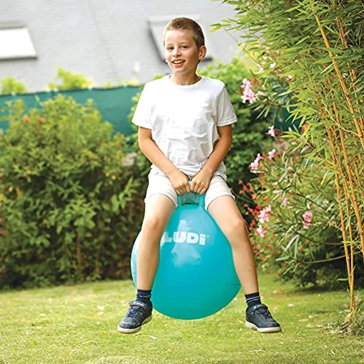LUDI XXL Blauer Hopper Ball Angepasster Griff - Großer aufblasbarer Hüpfball - Dicker und elastischer Kunststoff - Innen- und Außenspielzeug - Um EIN Spitzenhüpfer zu Werden | Ab 5 Jahren – Bild 4