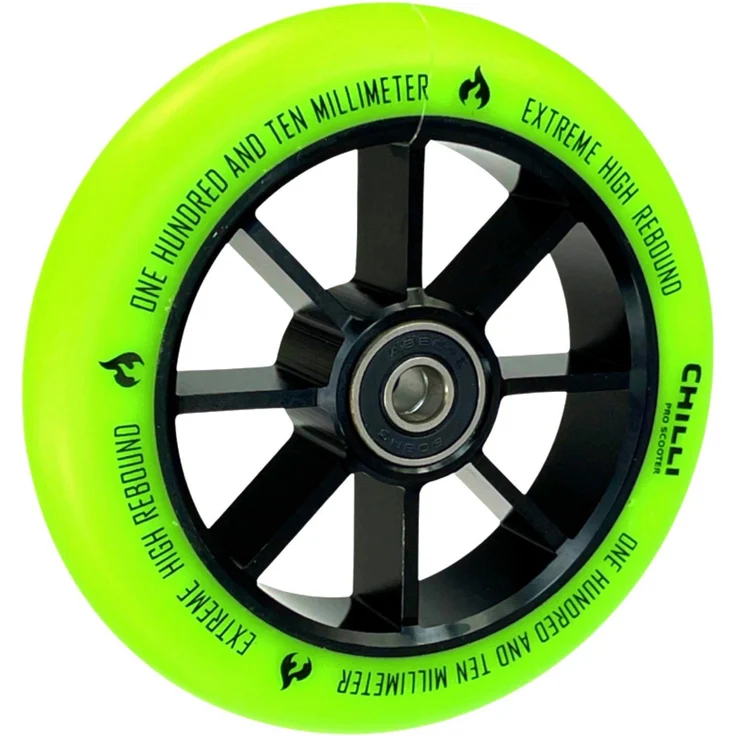 Chilli Pro Scooter Stuntscooter Chilli Pro Stunt-Scooter Spoked Base Rolle 110mm Schwarz/PU Grün, mit CNC gefrästem Core und Abec 9 Kugellagern