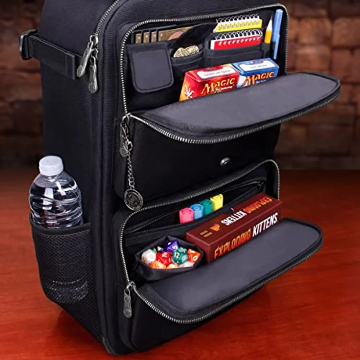ENHANCE MTG-Rucksack - Sammleredition TCG-Rucksack für Deckboxen, gesleevte Karten, Spielmatten, MTG-Zubehör - Card Defender Screen, Drachen Schwarz – Bild 3