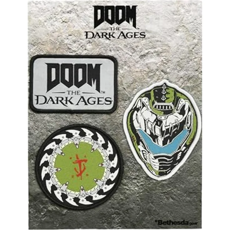 DPI Merchandising DOOM: The Dark Ages Helm-Replik-Bundle, tragbare Helmreplika mit LED-Lichteffekten, inklusive blauer Schlüsselkartenreplika und 3 gewebten Aufnähern – Bild 7