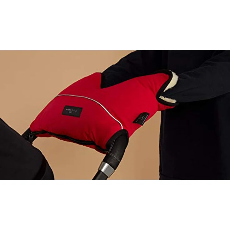 Kinderwagen-Muff aus Lammfell von WERNER CHRIST BABY - MOFFY ist der ideale Handwärmer für Buggys aus medizinischem Fell, einfache Handhabung, Handmuff in Chili Red (rot) – Bild 7