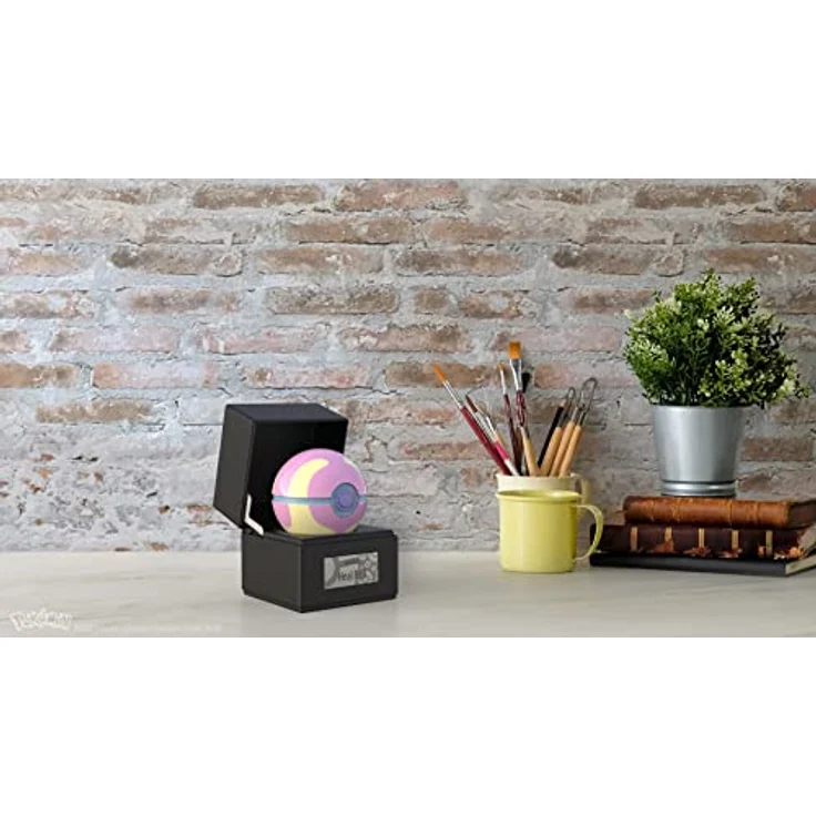 Nintendo Pokémon: Die-Cast Collectible Heal Ball Replica mit Berührungs- und Näherungssensorik, 8 cm Durchmesser, edles Etui mit konfigurierbaren Lichteffekten – Bild 6