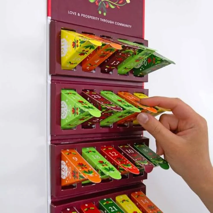 English Tea Shop ETS BIO Tee Adventskalender "Santa's Secret", kompostierbare Pyramidenbeutel, aufhängbar oder liegend – Bild 6