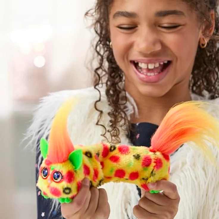 Furby DJ Furblets Pepp-Oh-Roni, Plüschspielzeug mit dehnbarem Körper und lustigen Geräuschen, Interaktion mit anderen Furby Freunden – Bild 3