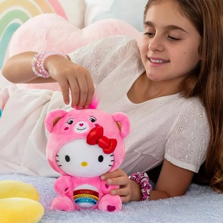 Hello Kitty Care Bears Plüsch, Cheer Bear 22 cm mit detailliertem Belly Badge-Design, weich und kuschelig – Bild 5