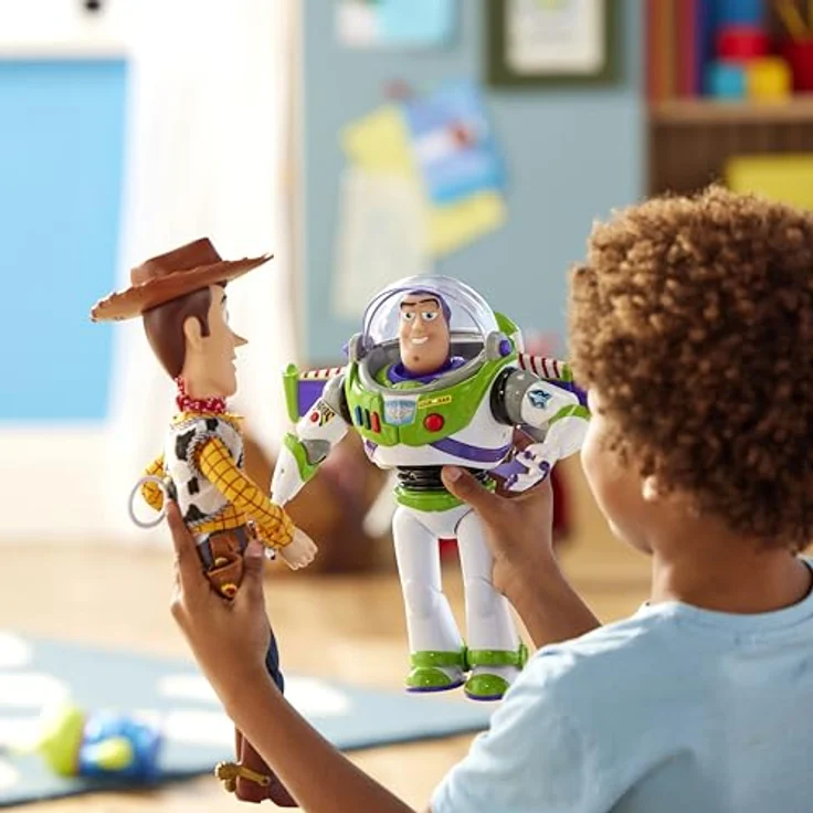 Disney Store Official - Pixars Toy Story - Buzz Lightyear Actionfigur - Interaktive sprechende Figur - 36 cm/14" - Over 15 englische Sätze - Interagiert mit anderen Charakteren - Ab 3 Jahren – Bild 3